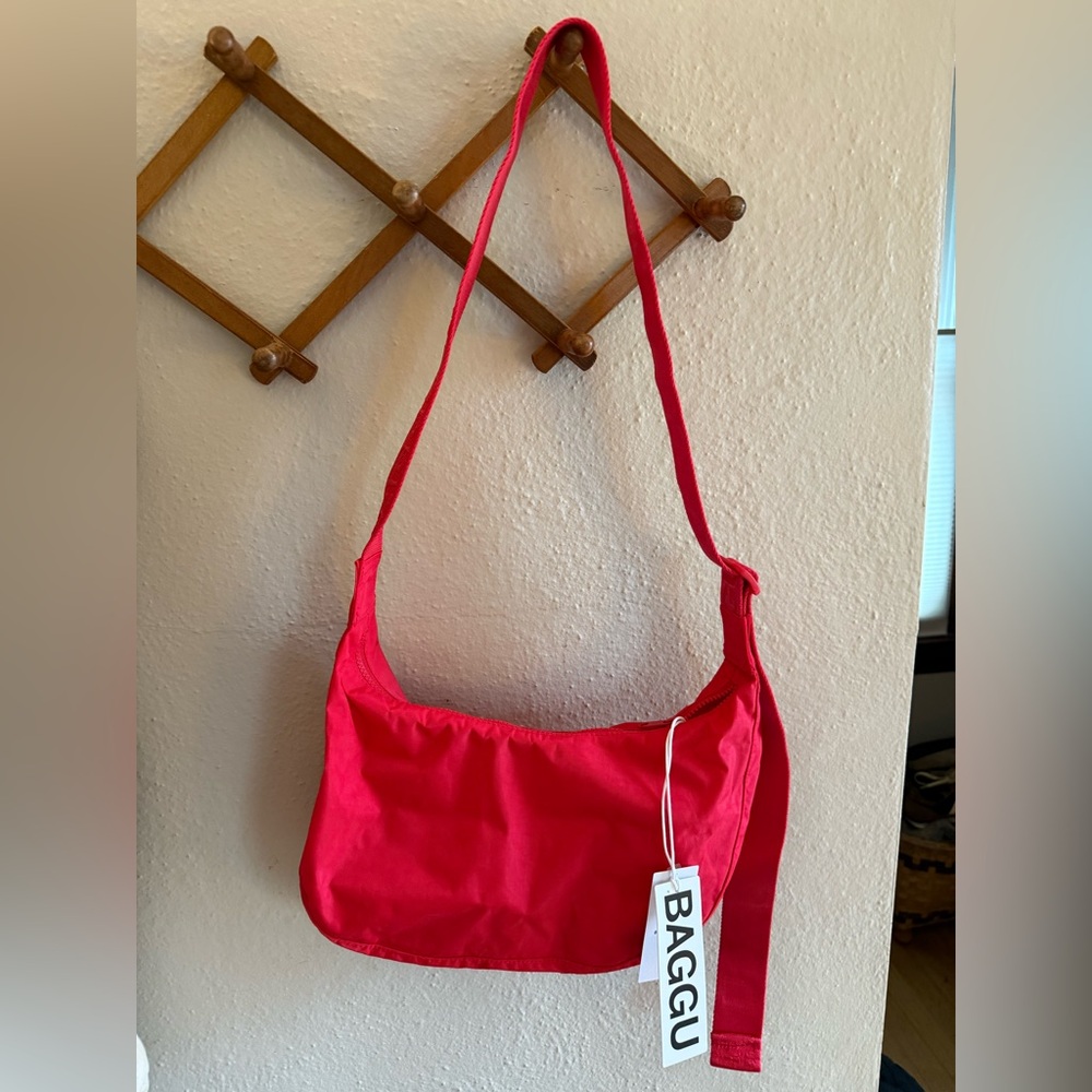 Baggu Candy Apple Medium Crescent NWT